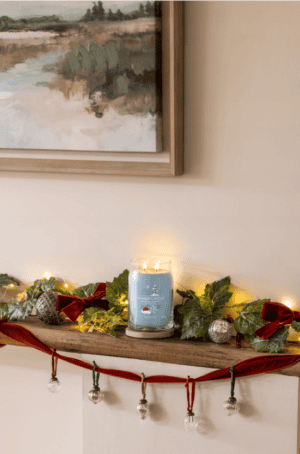 Yankee Candle North Pole Hideaway Świeca Duża - obrazek 2